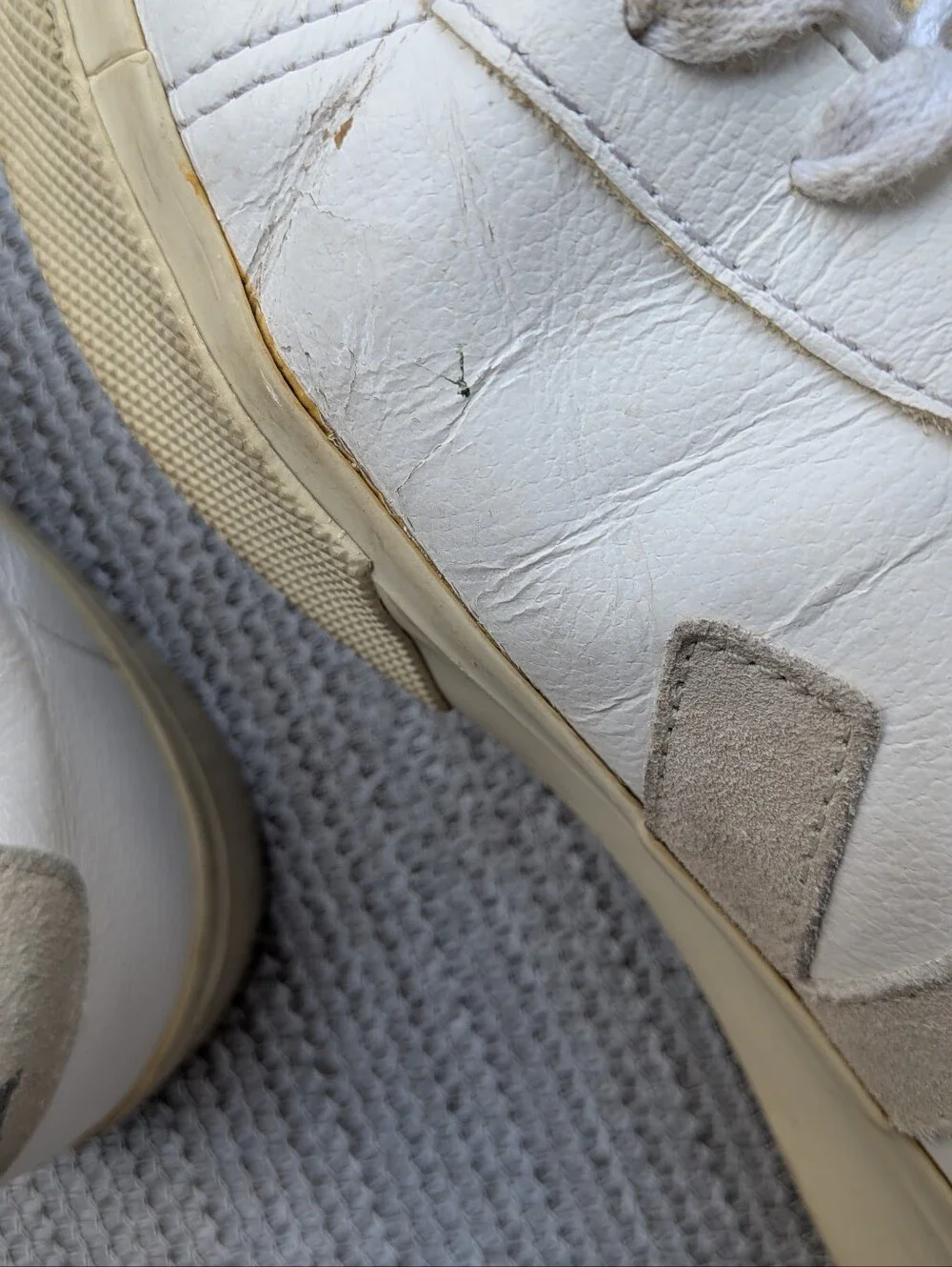 Women's Size 9 VEJA Sneakers.